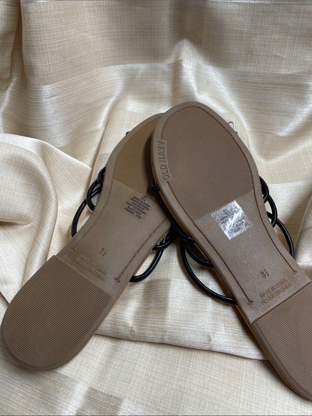 Old Navy Black Strappy Sandals with Tan Footbed - Women's Size 8.5 NWT - Picture 5 of 6